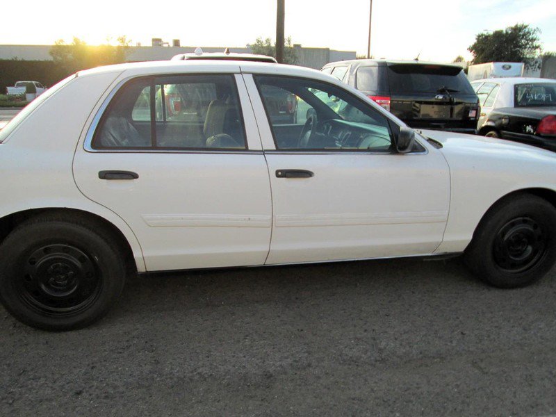 Used 2009 Ford Crown Victoria Police Interceptor image 4