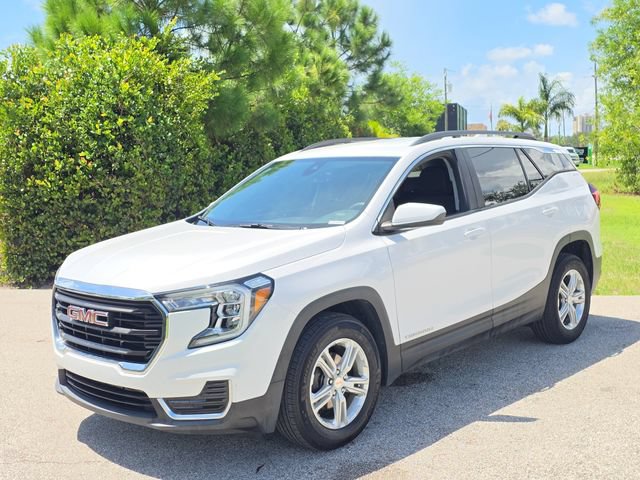 Certified 2023 GMC Terrain SLE w/ Driver Convenience Package FWD image 2