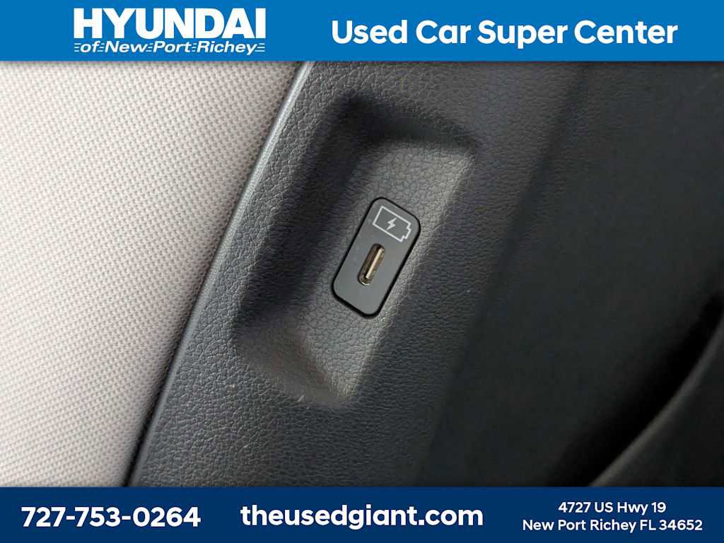 Used 2024 Hyundai Santa Fe SE image 19