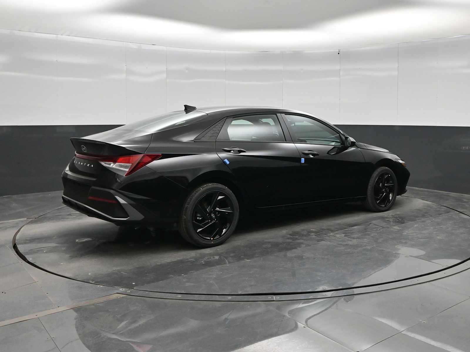 New 2026 Hyundai Elantra SEL Sport FWD image 8