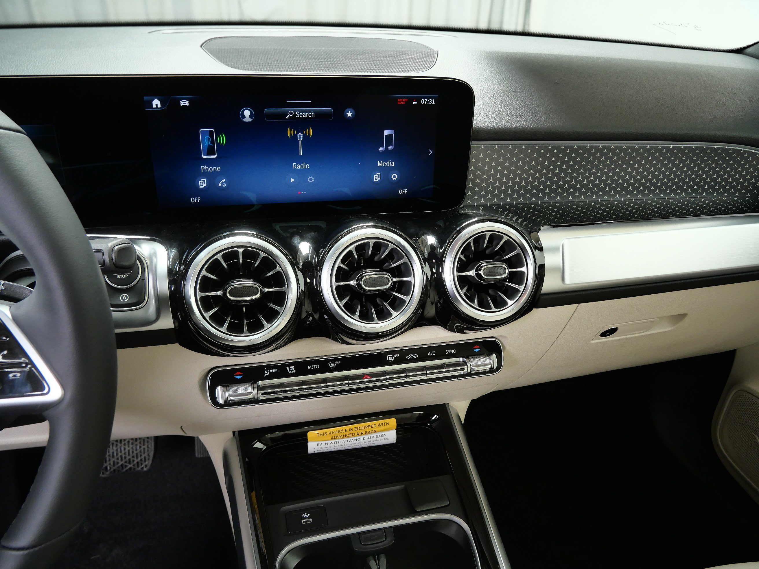 New 2026 Mercedes-Benz GLB 250 4MATIC image 10