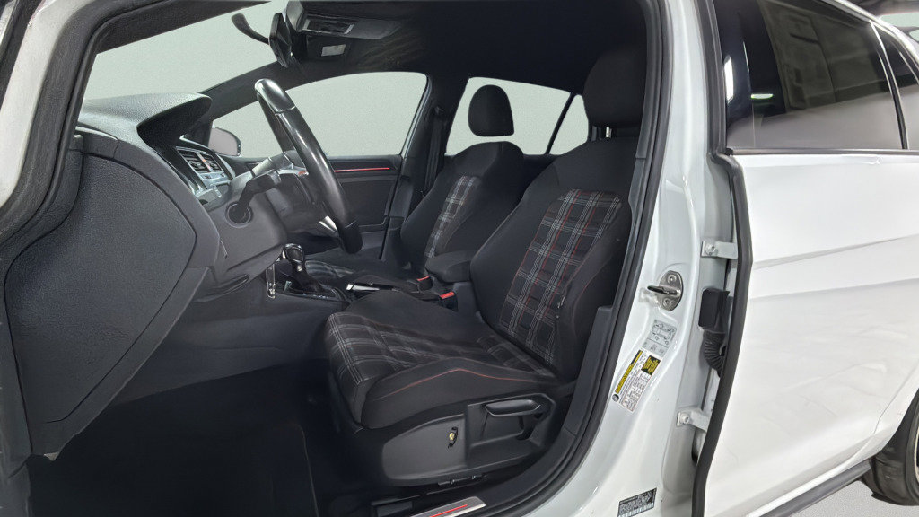 Used 2017 Volkswagen GTI S image 17