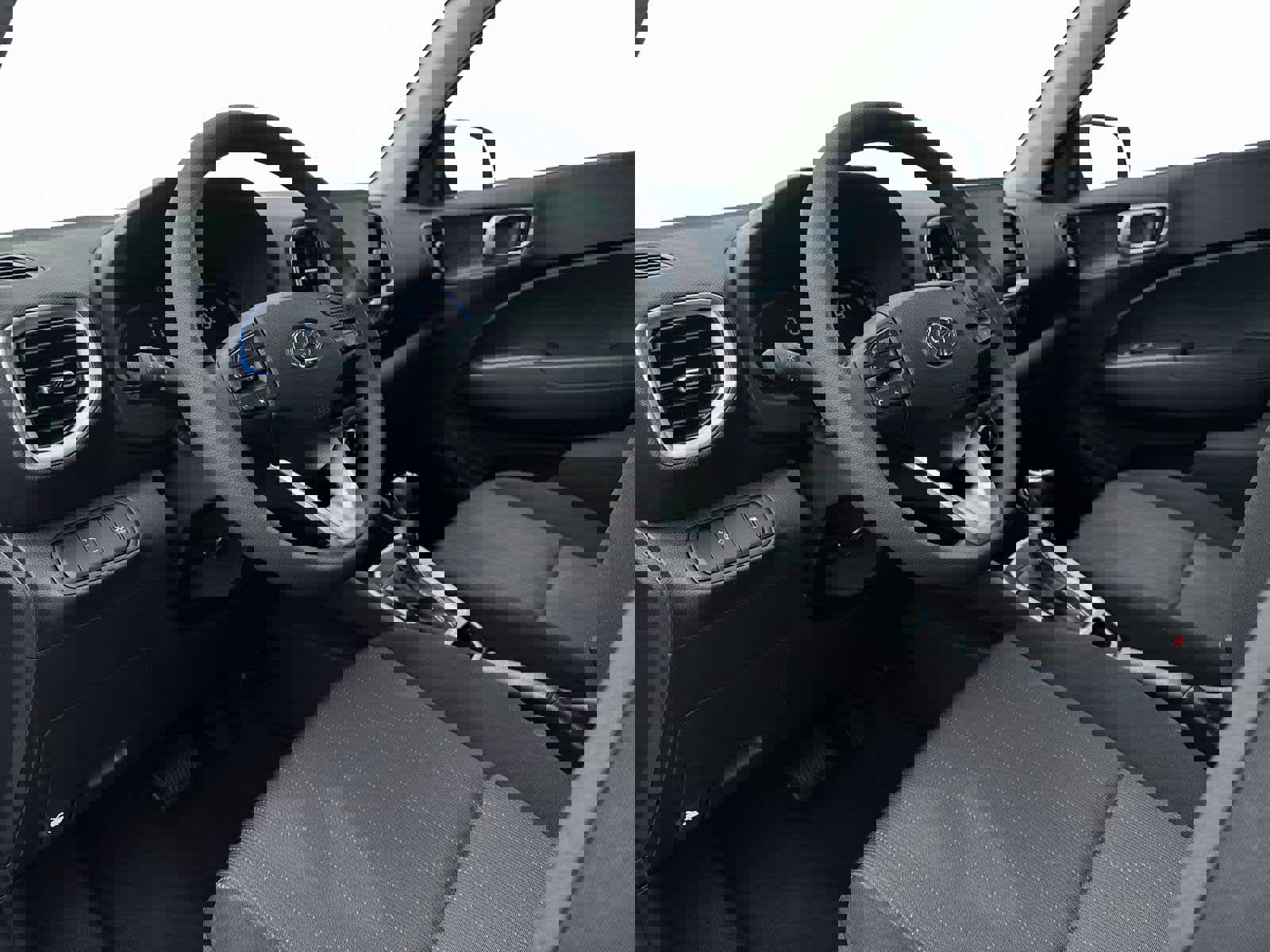 New 2026 Hyundai Venue SE image 14