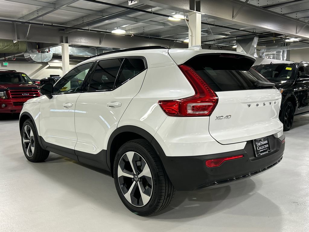 Used 2026 Volvo XC40 B5 Plus w/ Protection Package Premier AWD/4WD image 4