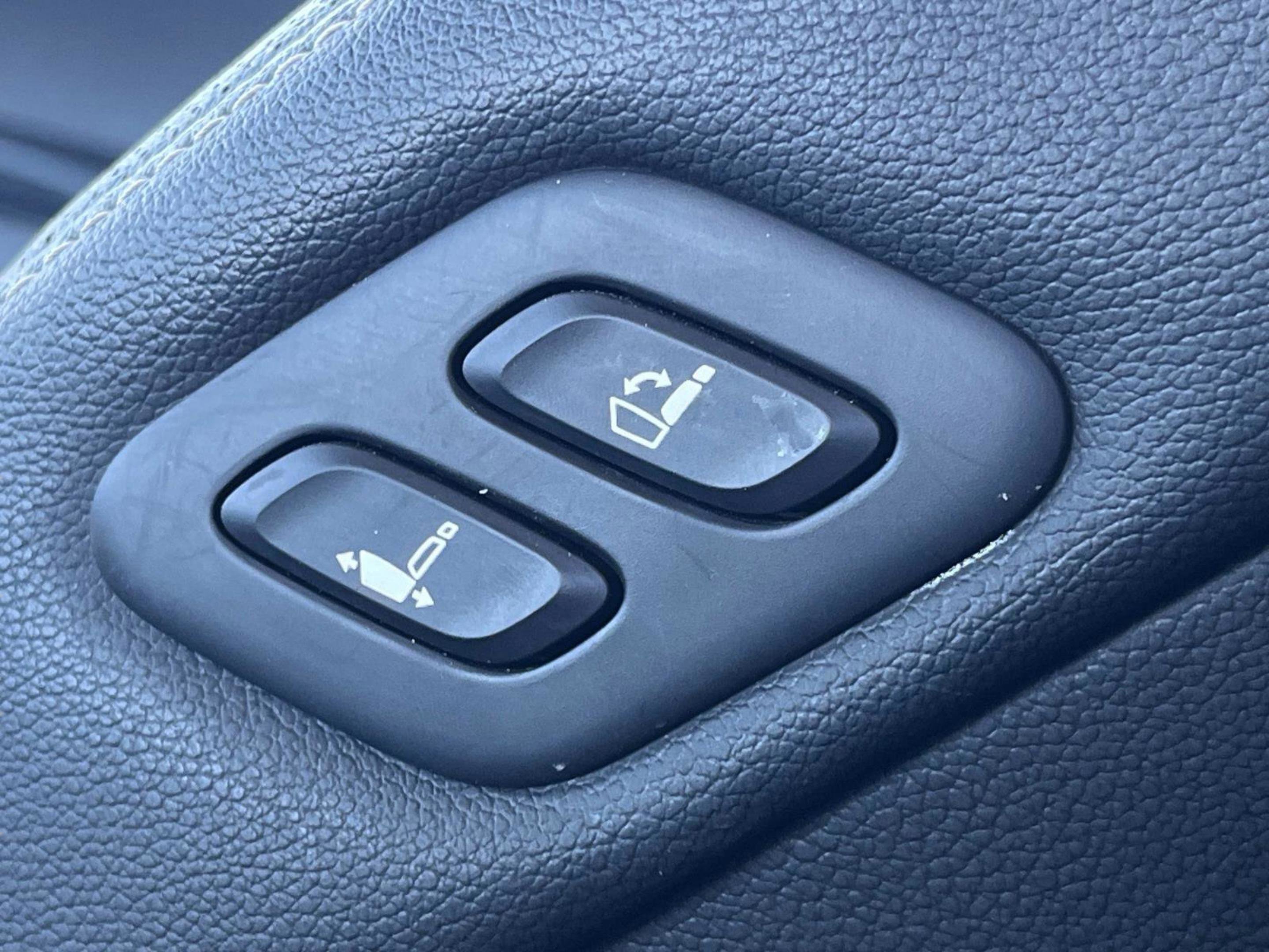 Used 2024 Genesis GV80 2.5T AWD/4WD image 15