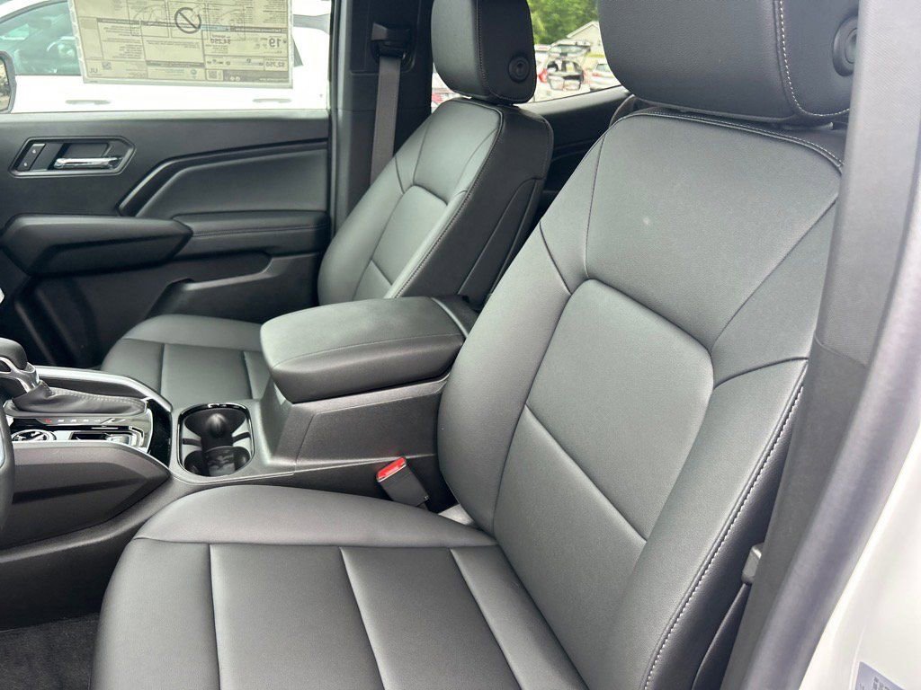 New 2025 Chevrolet Colorado LT w/ LT Convenience Package image 4