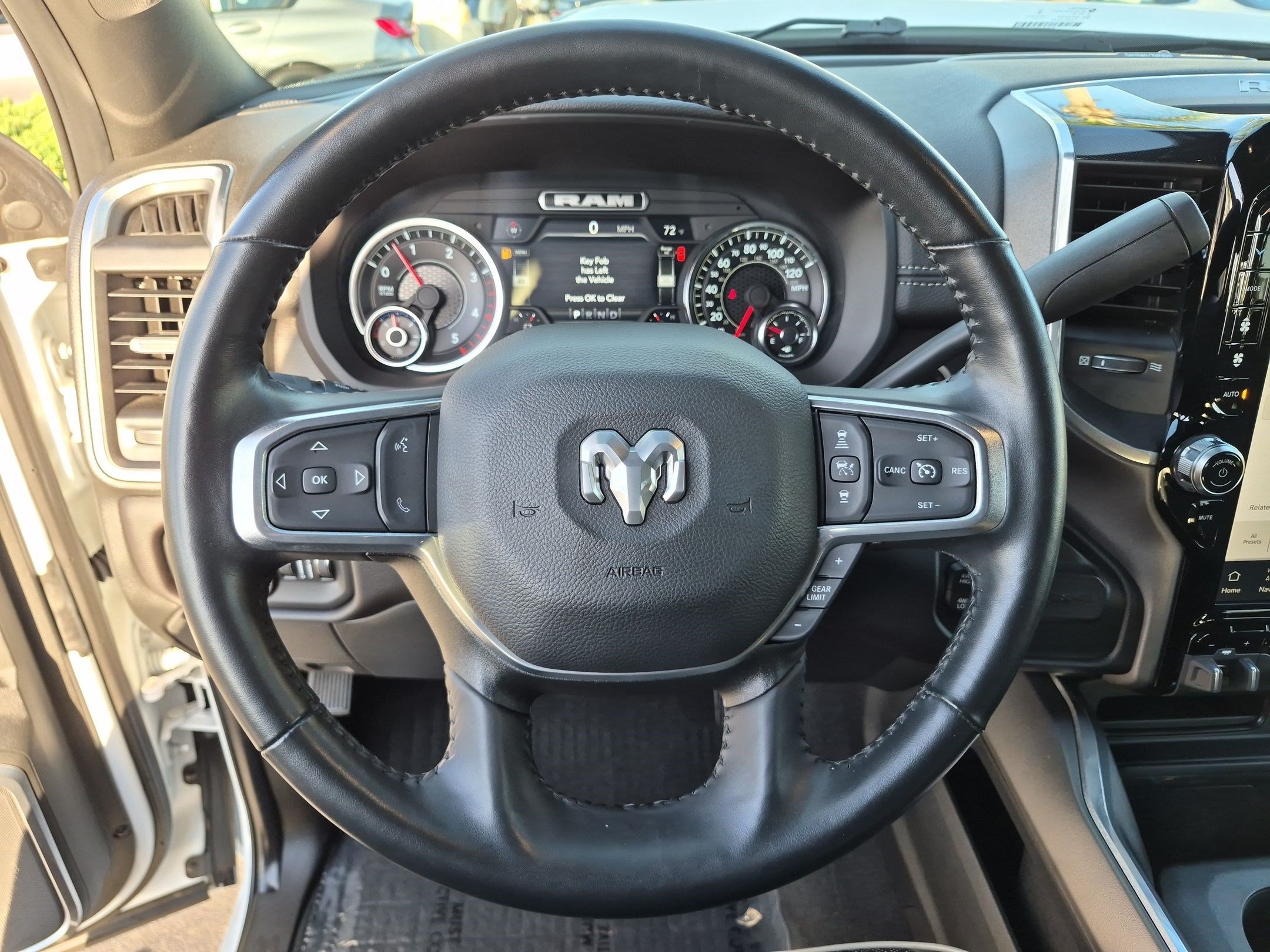 Used 2023 RAM 3500 Laramie AWD/4WD image 18