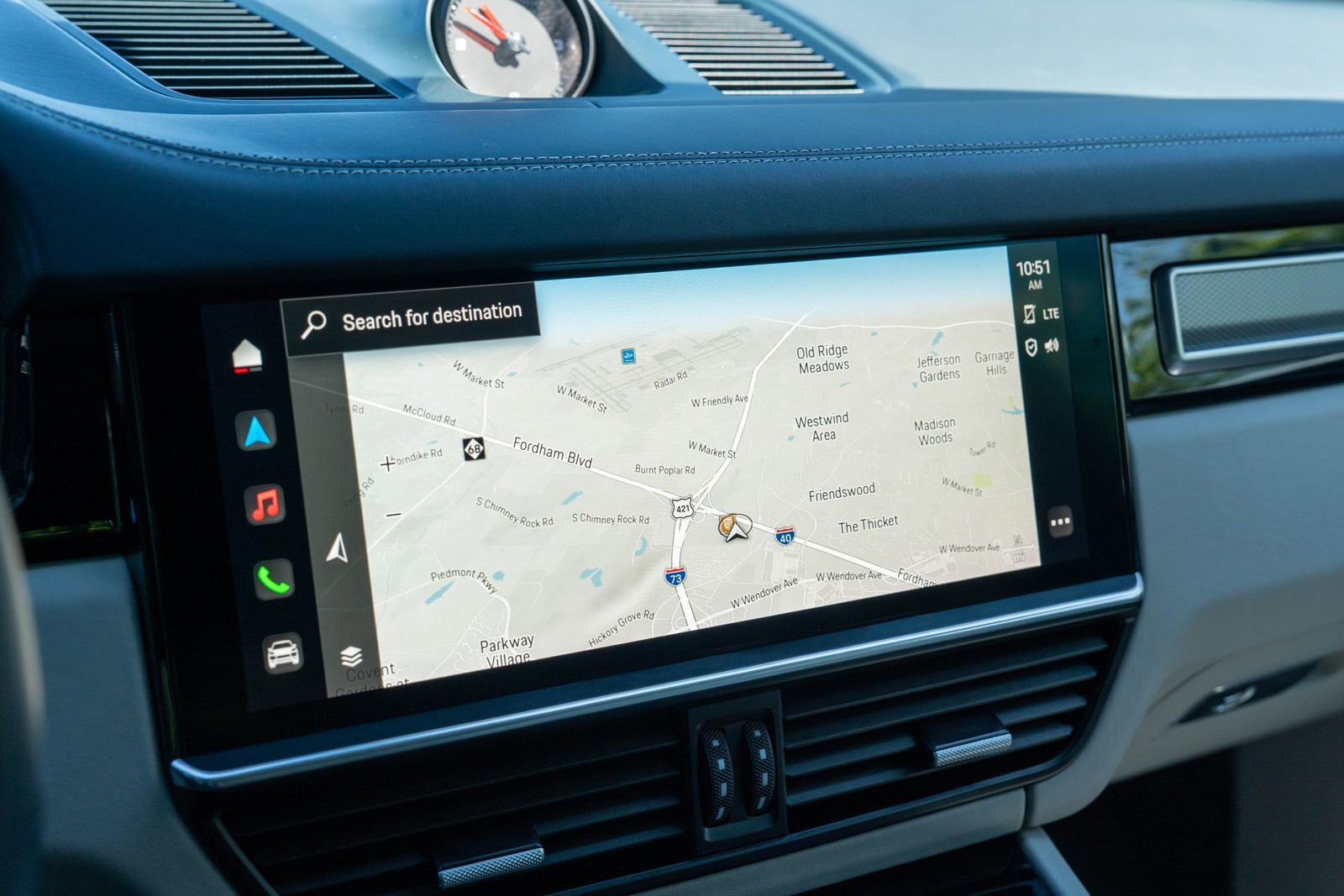 Certified 2023 Porsche Cayenne Platinum Edition image 28