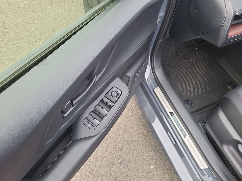 New 2026 Toyota Prius Plug-In Hybrid FWD image 23