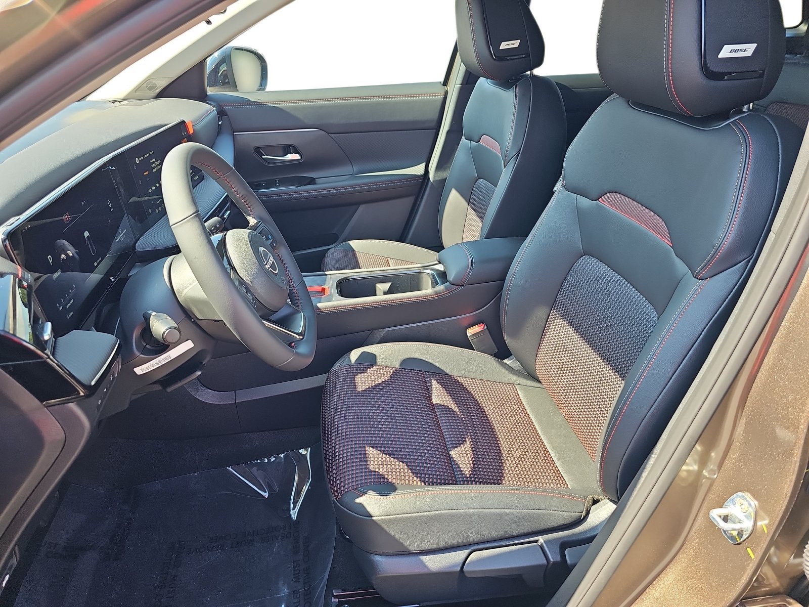 New 2027 Nissan Kicks SR w/ SR Premium Package FWD image 15