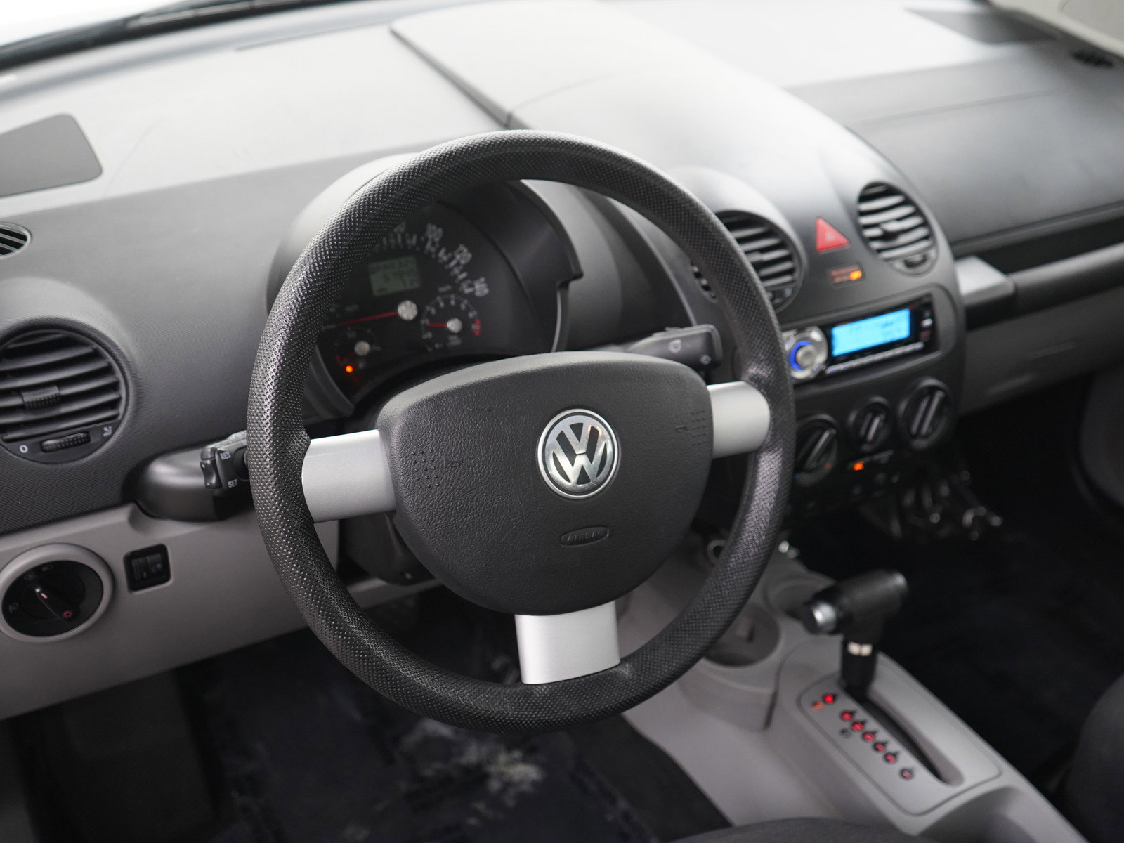 Used 2004 Volkswagen Beetle GLS FWD image 15
