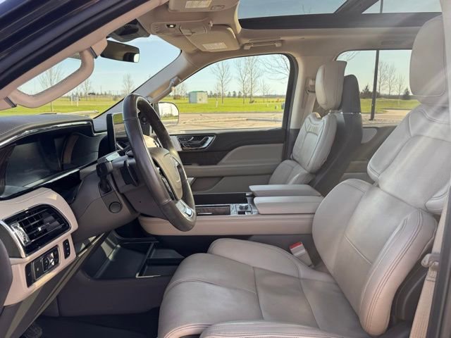 Used 2022 Lincoln Navigator L Reserve AWD/4WD image 7