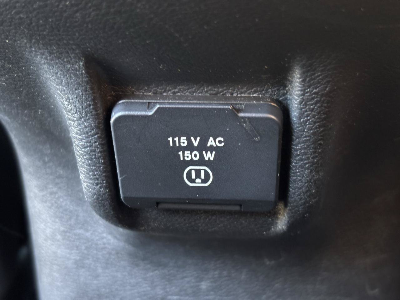Used 2014 Jeep Cherokee Latitude w/ Cold Weather Group AWD/4WD image 31