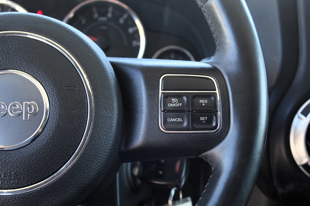 Used 2017 Jeep Wrangler Unlimited Sahara image 12