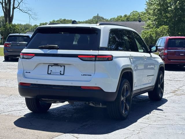 Used 2024 Jeep Grand Cherokee Limited w/ Black Appearance Package AWD/4WD image 31