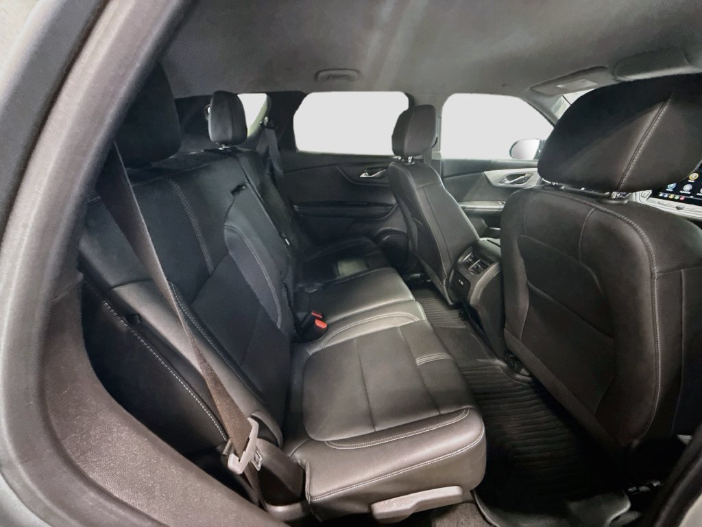 Used 2023 Chevrolet Blazer LT w/ Midnight/Sport Edition FWD image 24