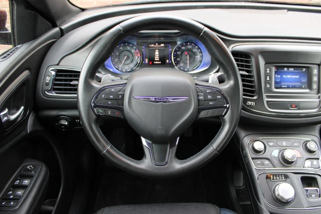 Used 2015 Chrysler 200 S FWD image 15