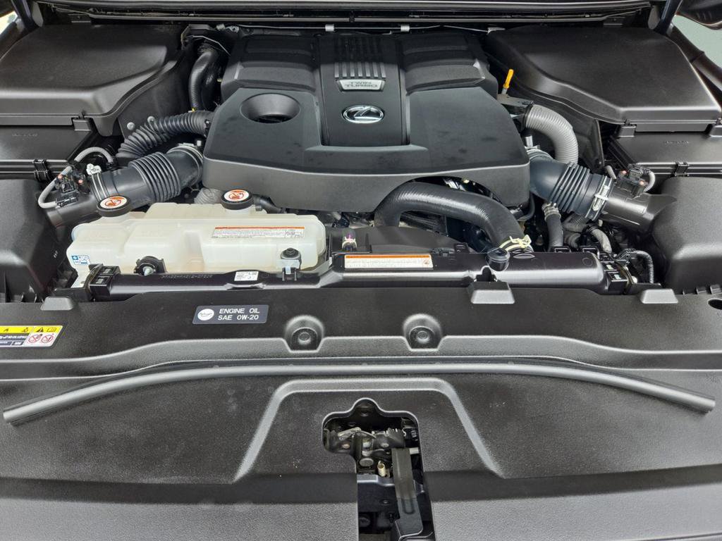 Used 2024 Lexus GX 550 w/ Accessory Package (2T) image 33