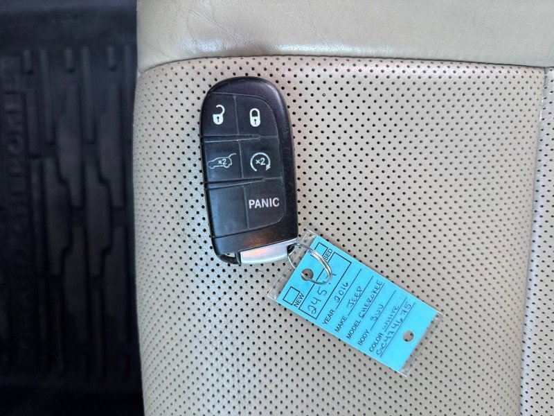 Used 2016 Jeep Grand Cherokee Overland image 39