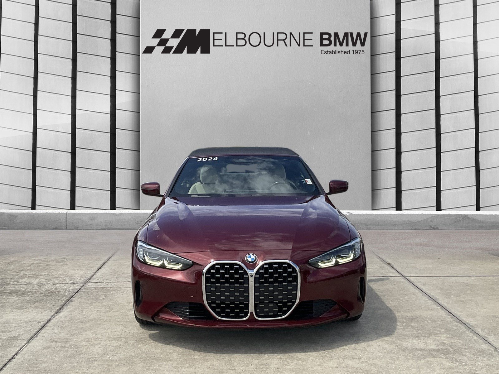 Certified 2024 BMW 430i Convertible w/ Premium Package RWD image 2