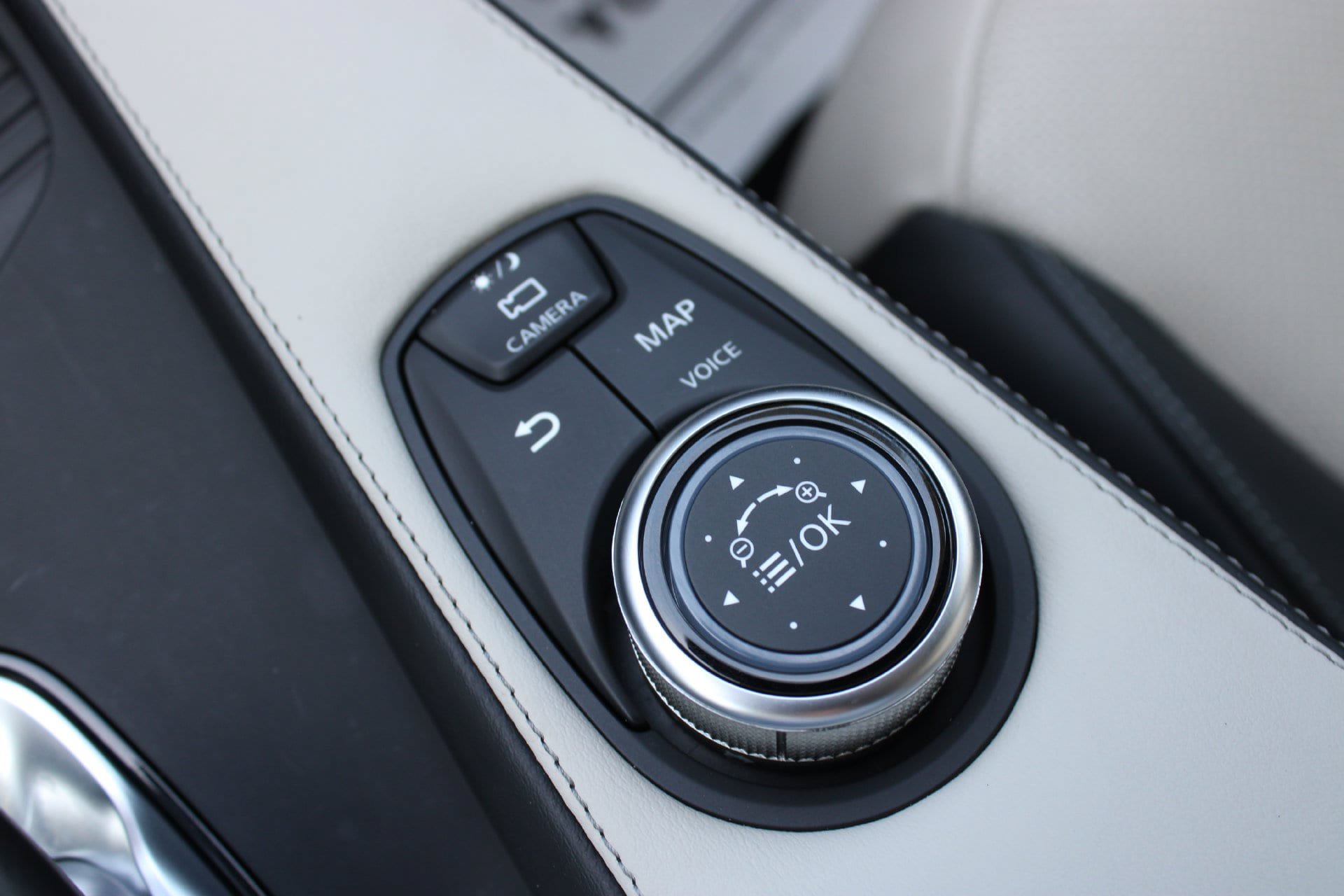 Used 2023 INFINITI QX55 Essential AWD/4WD image 42