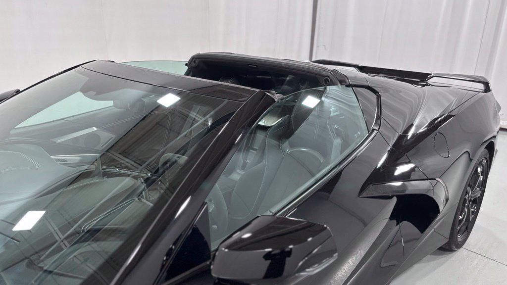 Used 2022 Chevrolet Corvette Stingray Premium Cpe w/ Z51 Performance Package RWD image 11
