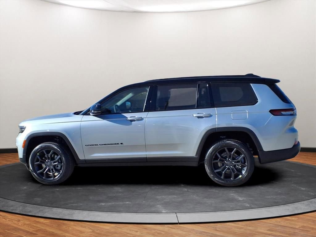 New 2025 Jeep Grand Cherokee L Limited image 11