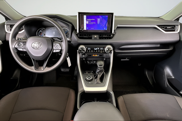 Used 2025 Toyota RAV4 LE AWD/4WD image 7