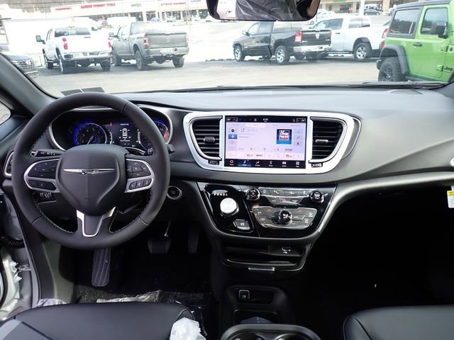 New 2026 Chrysler Voyager LX image 15