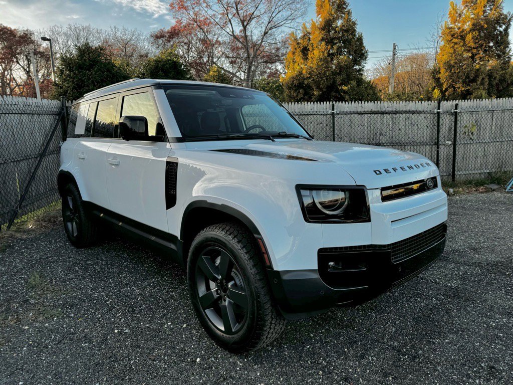 New 2026 Land Rover Defender 110 S image 3