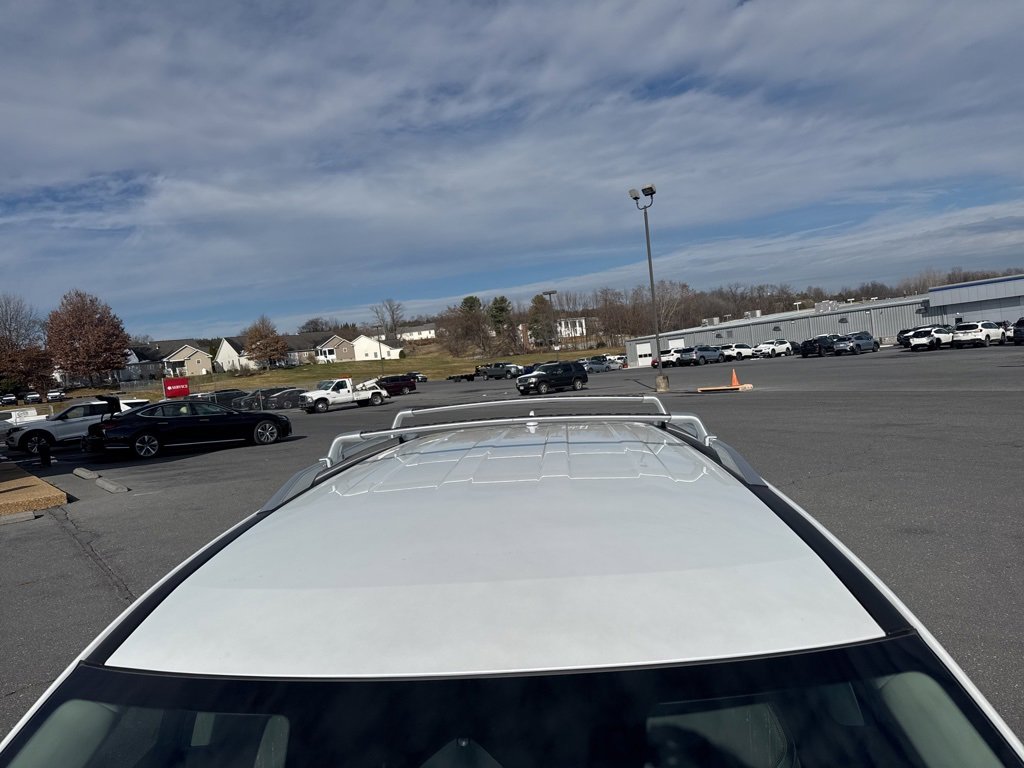 Used 2025 Nissan Pathfinder SL w/ Cargo Package image 9