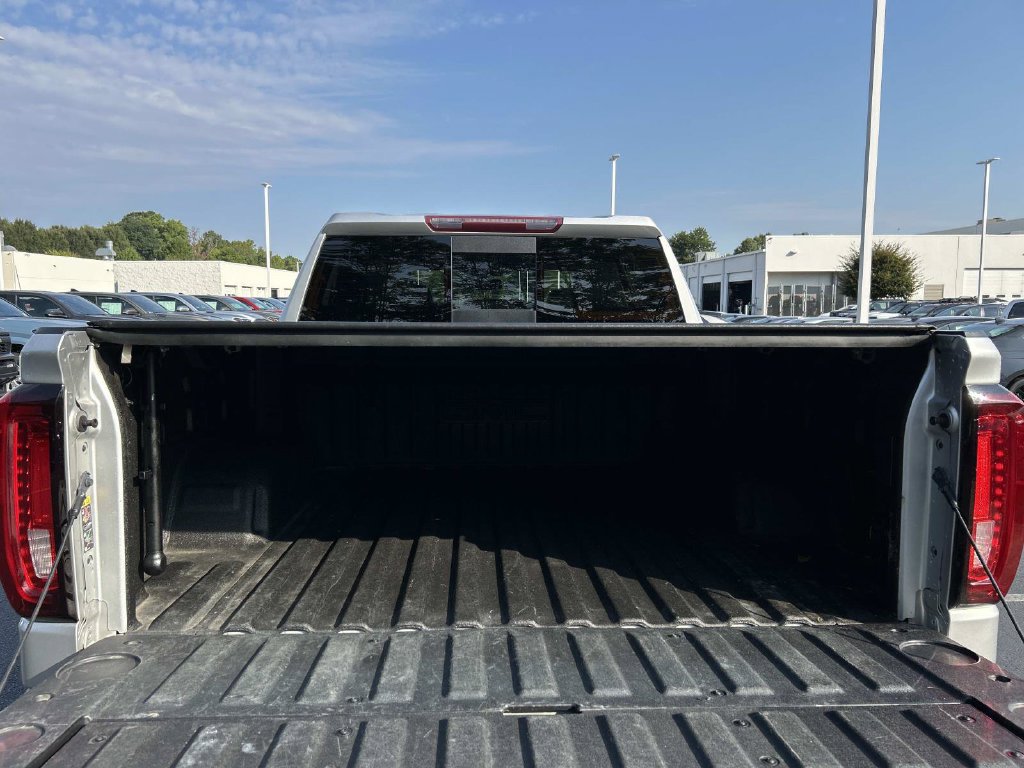 Used 2022 GMC Sierra 1500 SLT w/ SLT Premium Package AWD/4WD image 12