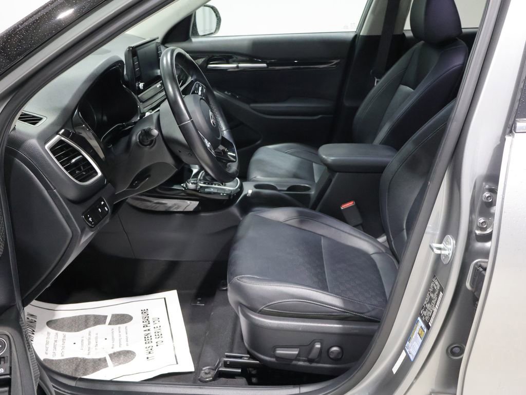 Used 2021 Kia Seltos EX image 10