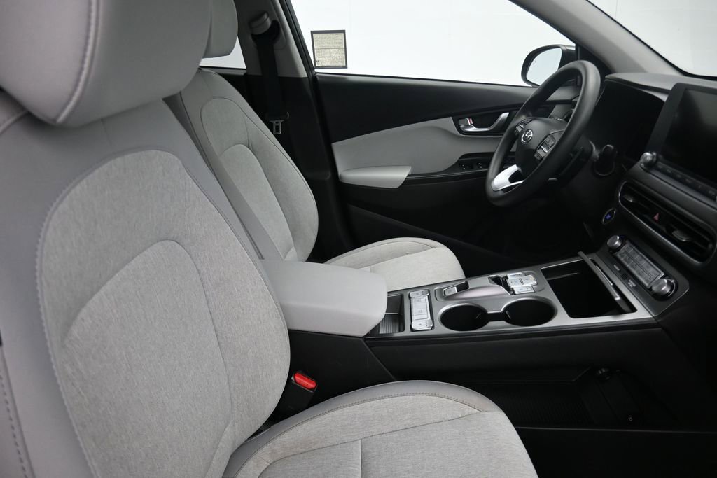 Used 2023 Hyundai Kona SE w/ Cargo Package FWD image 10