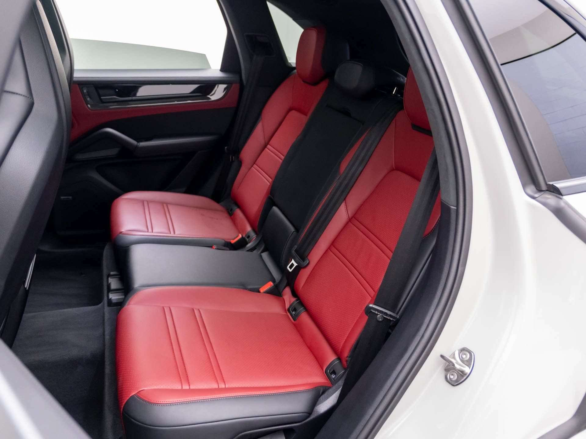 Used 2026 Porsche Cayenne GTS AWD/4WD image 18