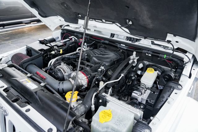 Used 2016 Jeep Wrangler Unlimited Sahara w/ Connectivity Group image 26