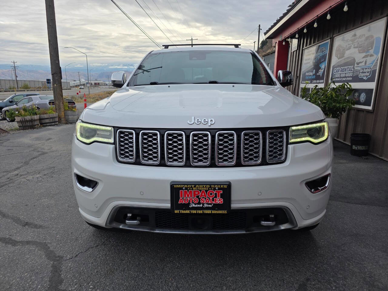 Used 2017 Jeep Grand Cherokee Overland w/ Jeep Active Safety Group image 7