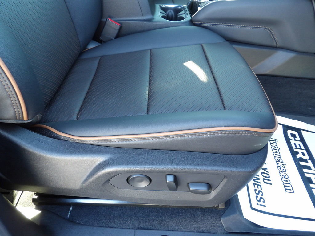 Used 2023 GMC Canyon AT4 w/ AT4 Premium Package image 46