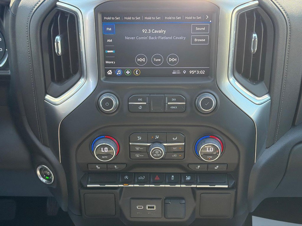 Used 2022 Chevrolet Silverado 1500 LT AWD/4WD image 14