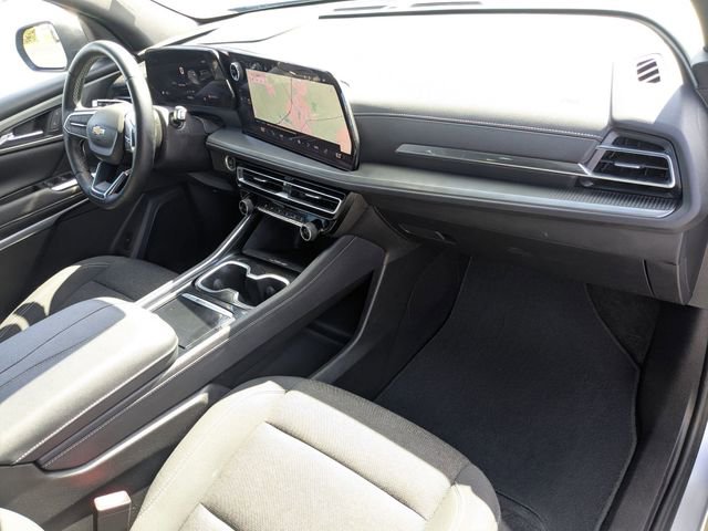 Used 2024 Chevrolet Traverse LT image 41