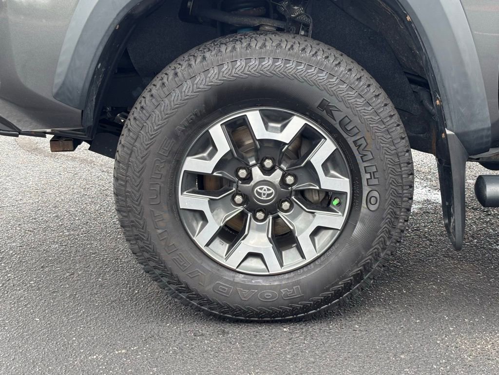 Used 2017 Toyota Tacoma TRD Off-Road w/ Tow Package (A/T) image 11