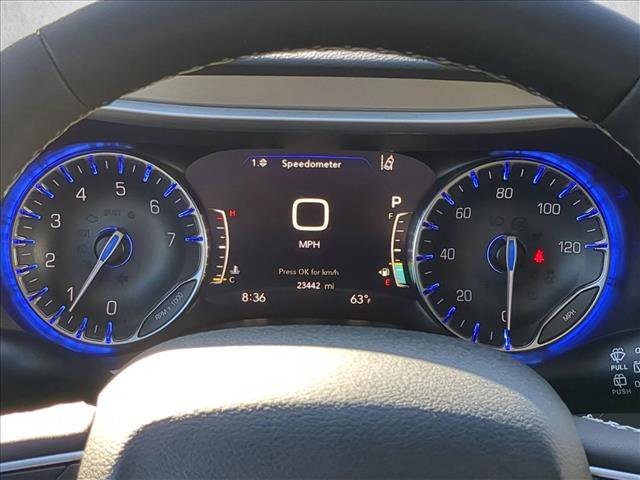 Used 2025 Chrysler Pacifica Select image 11