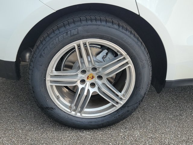 Certified 2016 Porsche Macan S AWD/4WD image 13