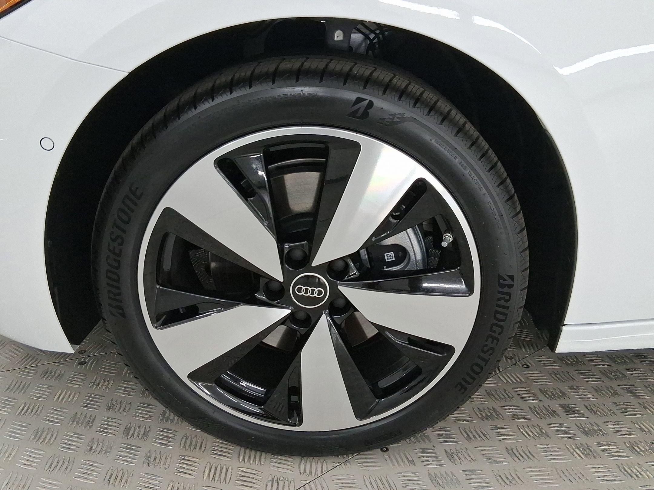 Used 2025 Audi A5 2.0T Prestige w/ 19" Wheel Package AWD/4WD image 11