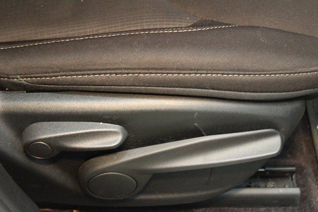 Used 2017 Jeep Cherokee Latitude w/ Comfort & Convenience Group image 12