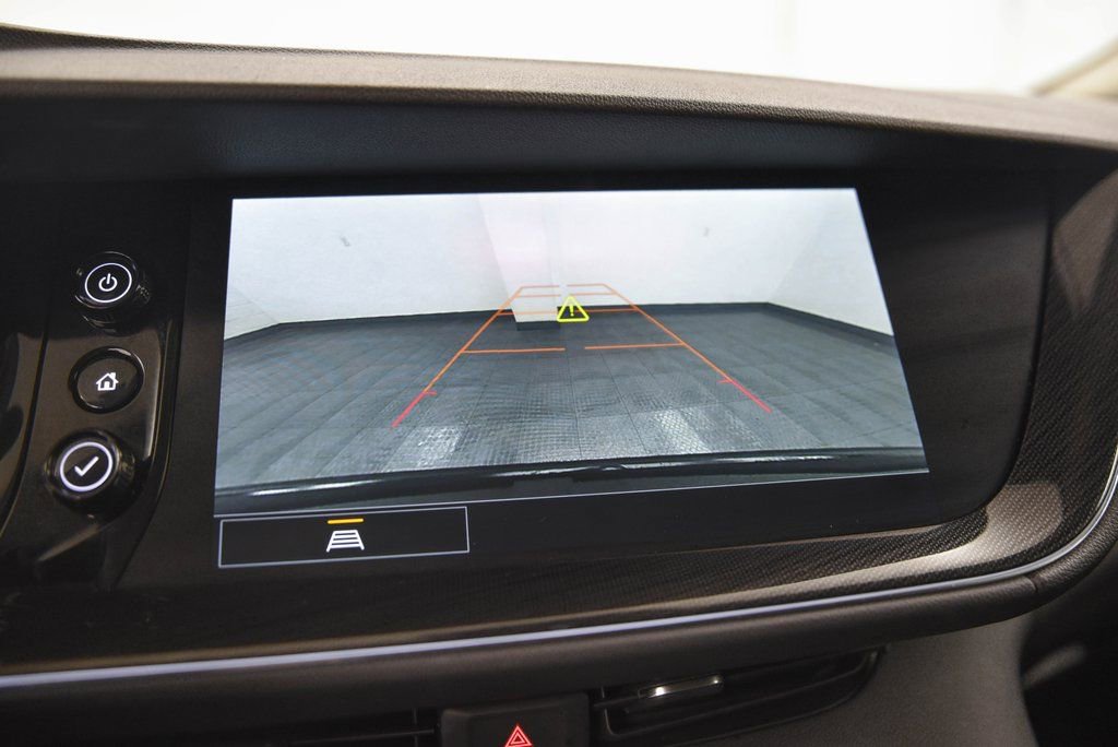 Used 2023 Buick Envision Essence image 22