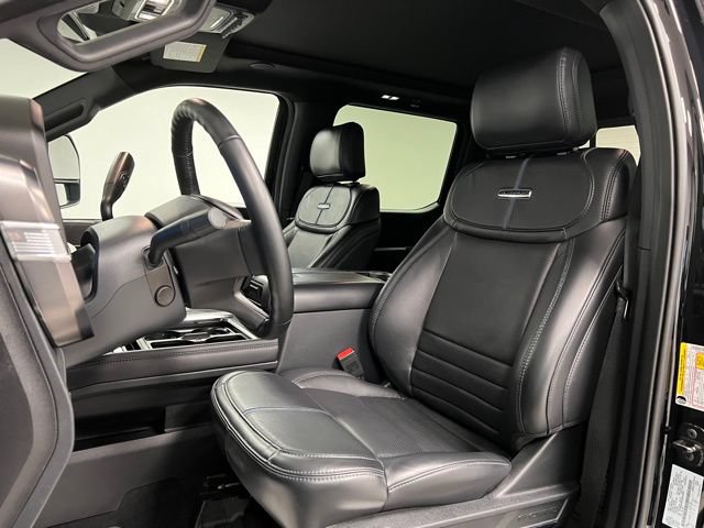 Used 2025 Ford F450 Platinum w/ FX4 Off-Road Package AWD/4WD image 22