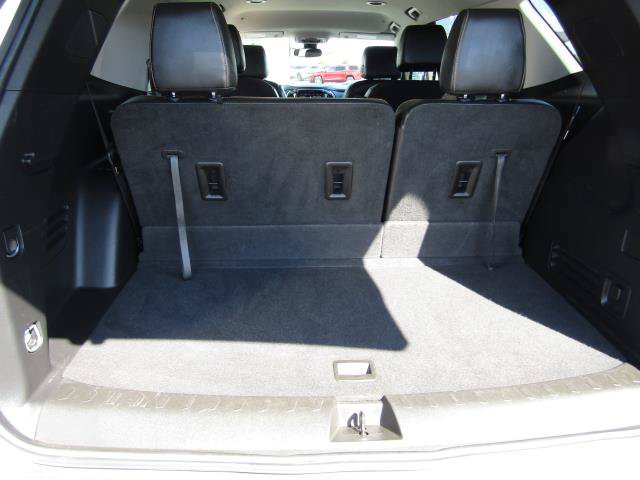 Used 2020 Chevrolet Traverse LT w/ Driver Confidence II Package AWD/4WD image 13