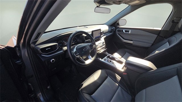 Used 2022 Ford Explorer XLT w/ Equipment Group 202A image 17