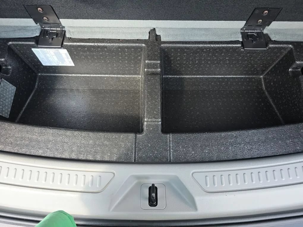 Used 2017 GMC Acadia SLT w/ LPO, Floor Liner Package FWD image 57